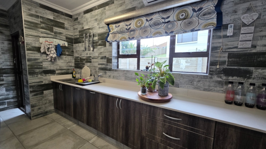 3 Bedroom Property for Sale in Dana Bay Western Cape